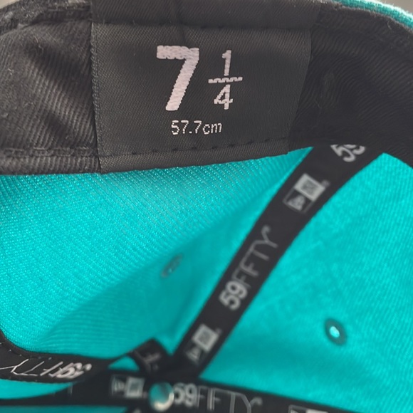 New Era 59fifty Miami Dolphins hat. - Picture 6 of 8